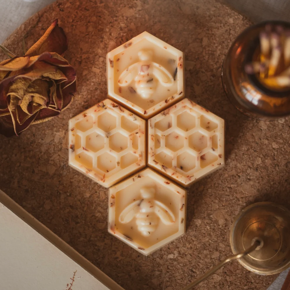 Amber & Ginger Lily - Wax Melt Display Box - 52 x 16g