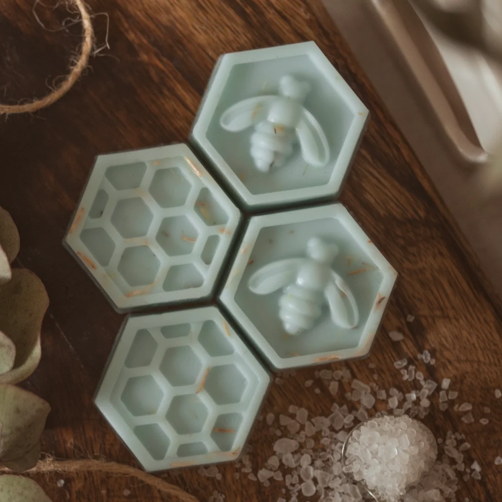 Sparkling Rain & Lotus - Wax Melt Display Box - 52 x 16g